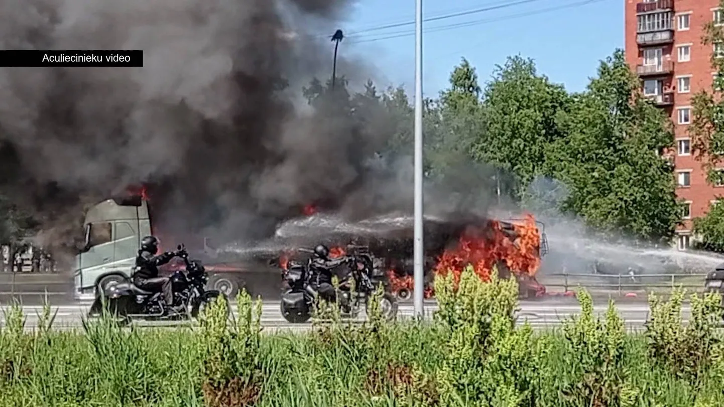 Пожар военной техники в Саласпилсе