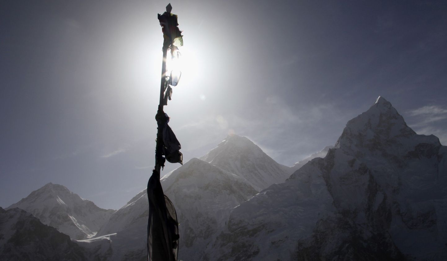 Nepal palub Džomolungma kõrguse mõõtmisel abi