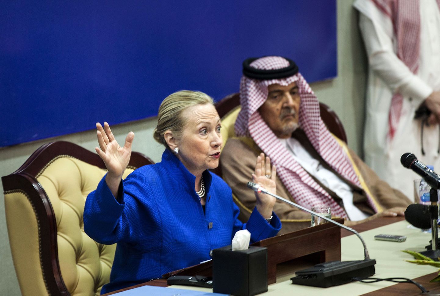USA välisminister Hillary Clinton koos Saudi Araabia välisministri Saud al-Faisaliga.