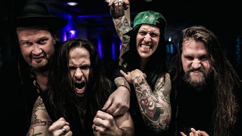 RAJU ⟩ Rootsi hard rocki lipulaev Hardcore Superstar esineb sügisel Tallinnas