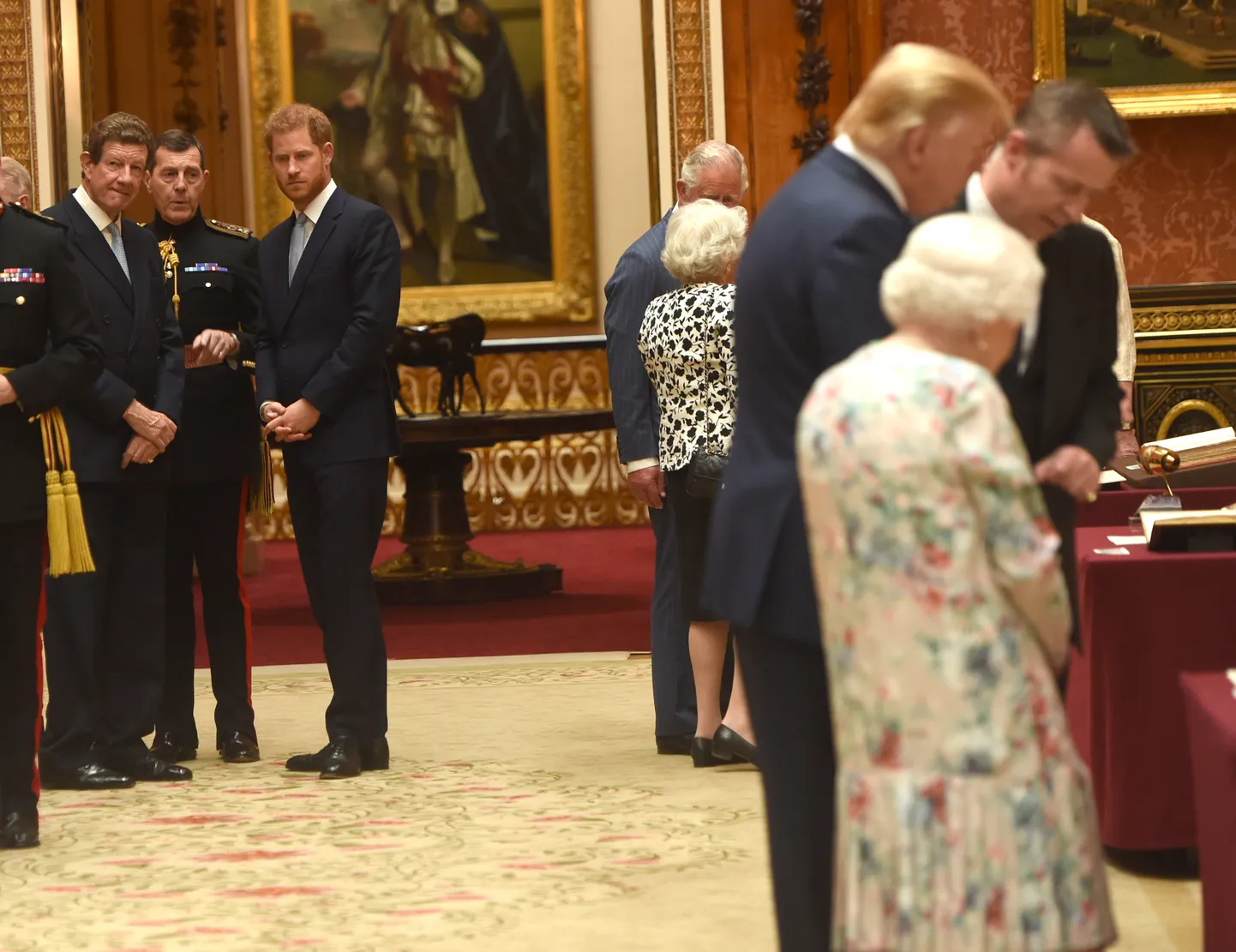 USA president Donald Trump nimetas reedel kurvaks prints Harry ja tema naise Meghani otsust kuninglikest kohustustest taanduda.