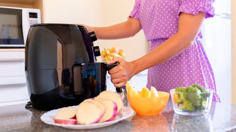 HOIATUS ⟩ Levinud viga kuumaõhufritüüri kasutamisel võib lõppeda põlenguga