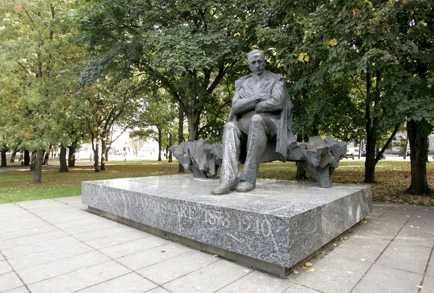 Anton Hansen Tammsaare monument Tallinna kesklinnas.