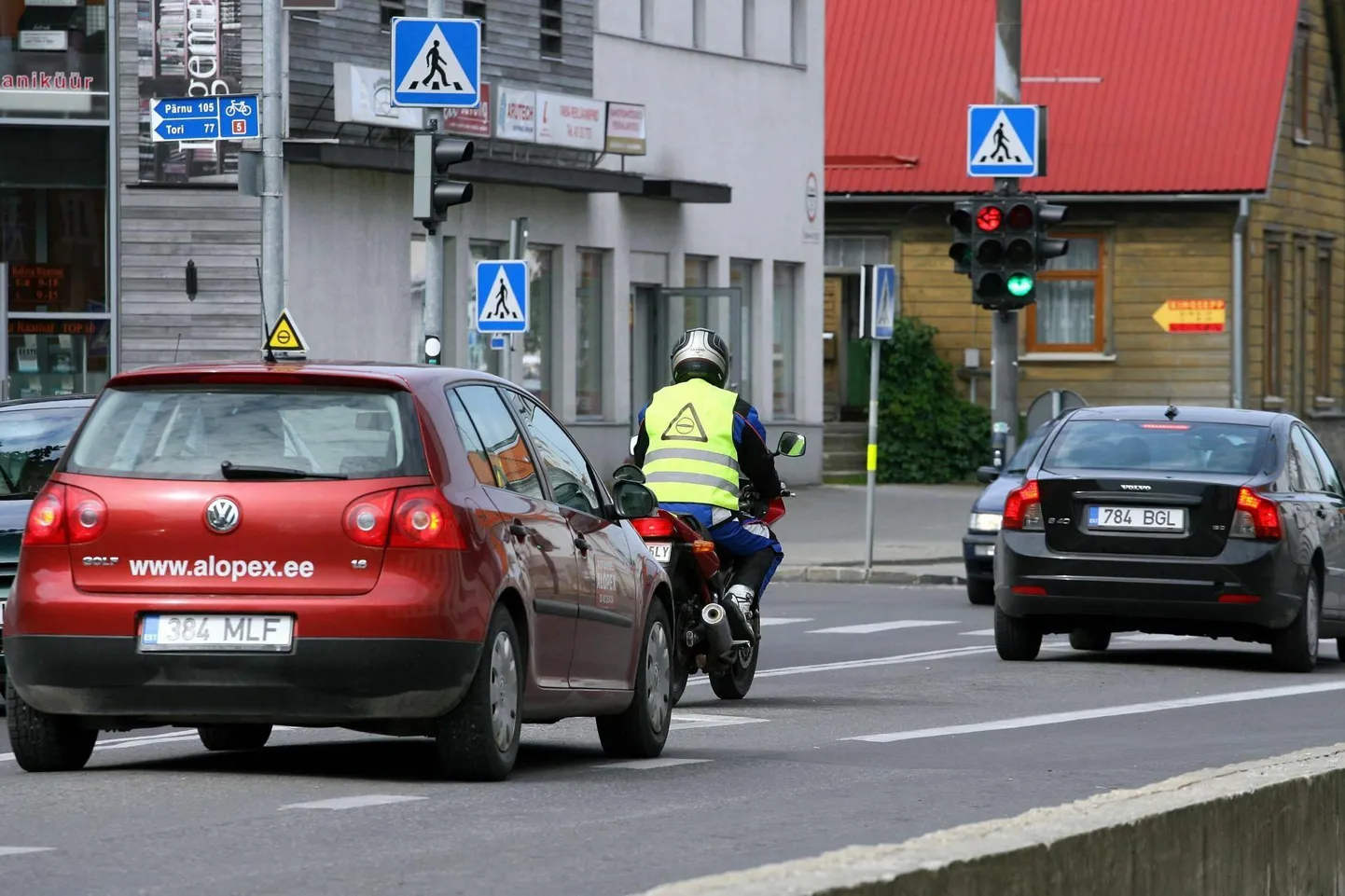 A-kategooria kursusel osaleja õppesõitu tegemas. Pilt on illustratiivne.