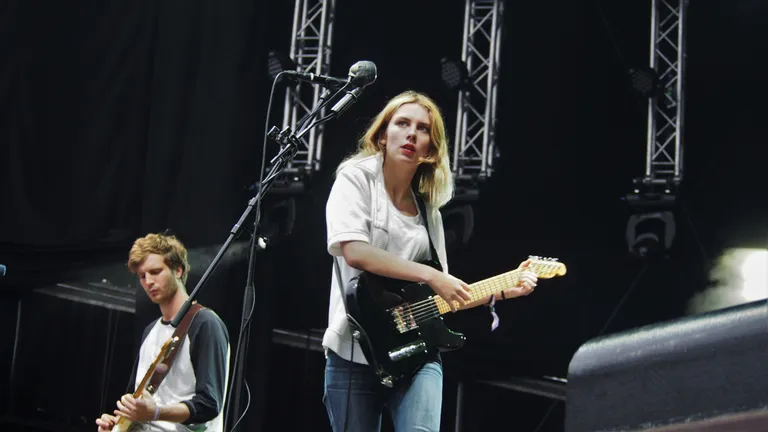 "Wolf Alice" festivālā "Positivus"