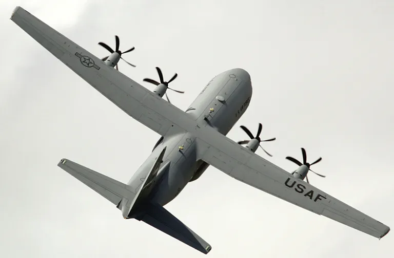 USA õhujõudude C-130J Super Hercules transpordilennuk