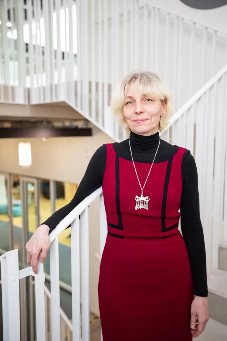 Juta Varjas on ​üheksaliikmelise epidemioloogide rühma ehk koroonadetektiivide pealik.