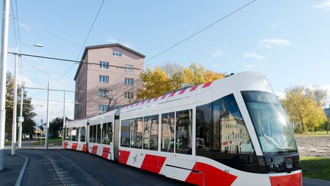 В связи с реконструкцией трамвайных путей автобусы 32, 52 и 72 идут в объезд