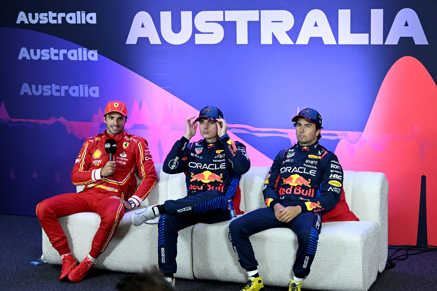 Austraalia GP kvalifikatsiooni esikolmik: Carlos Sainz (vasakul), Max Verstappen ja Sergio Perez (paremal).