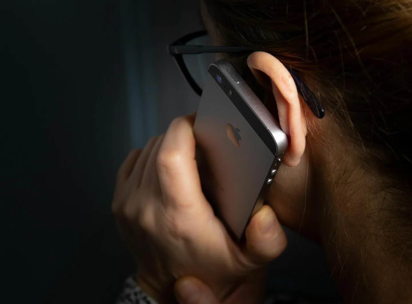 Tervisekassa soovitab olla inimestel valvas, sest levivad telefonikõned, kus petturid esitlevad end Tervisekassa töötajatena. Mõnel juhul teavad nad isegi kõne saaja isikukoodi.