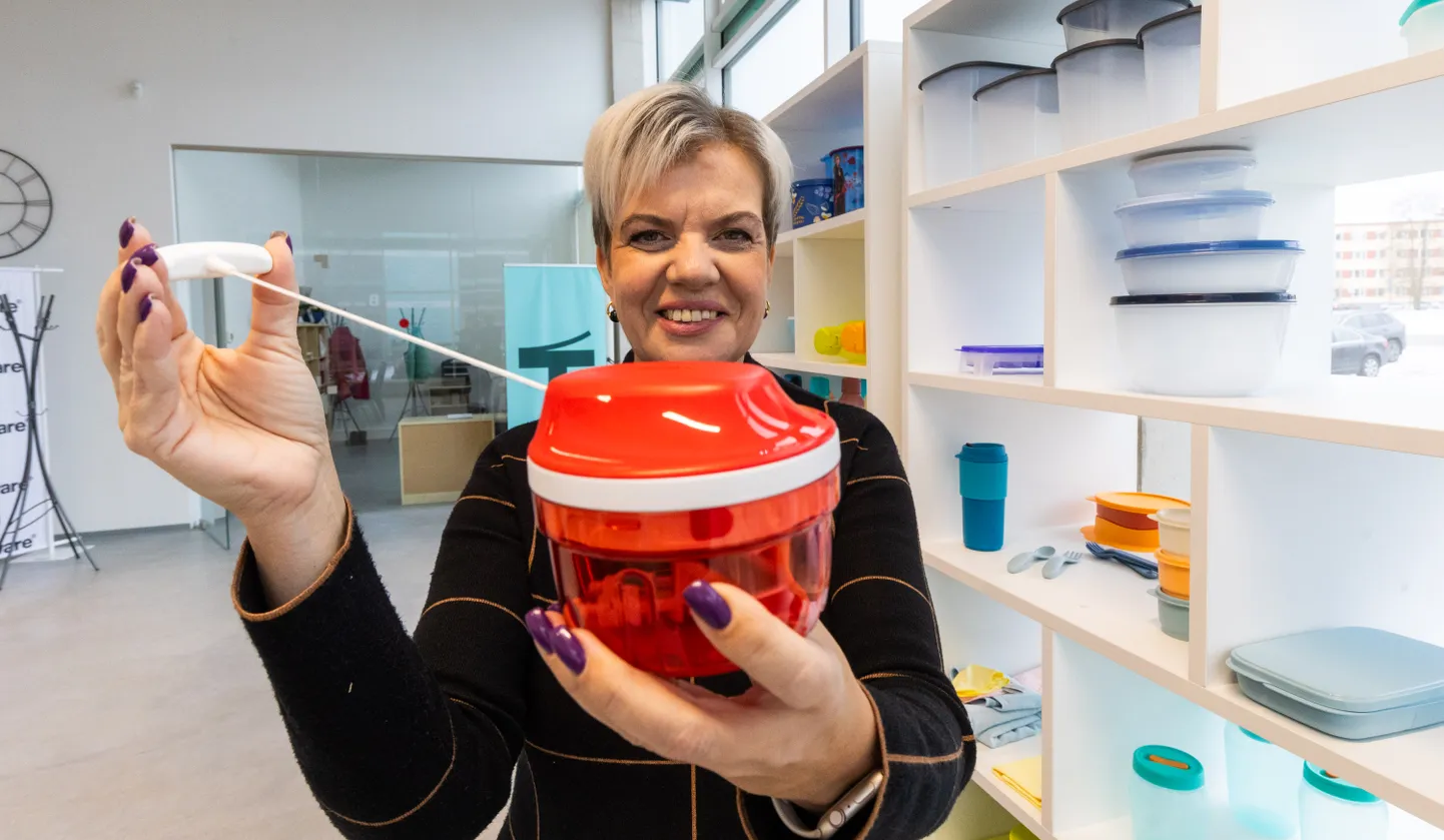 Tooteid Eestisse vahendanud Evelin Pung tõdes Tartu Tupperware esitlussalongis, et kaupa enam juurde ei saa.