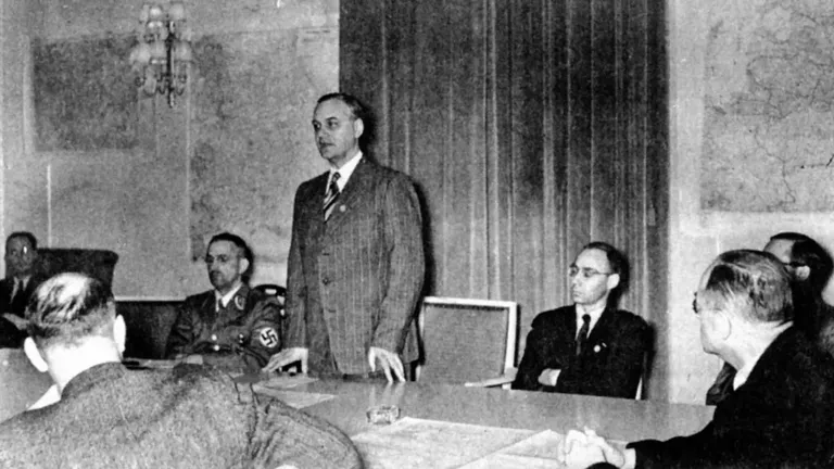 Alfred Rosenberg sõnavõtul
