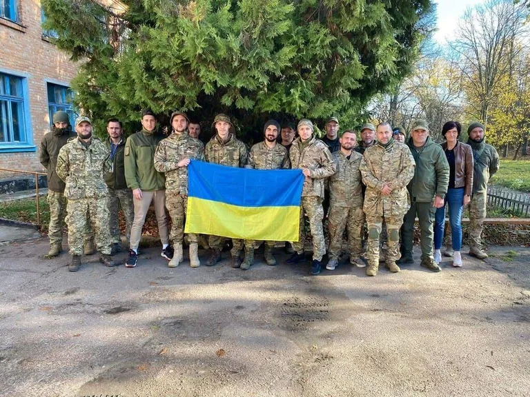 Viimane kord Ukrainas käies oli Piret Kalmusel võimalik viibida ka droonimeeskonna väljaõppekeskuses. 3 x erakogu