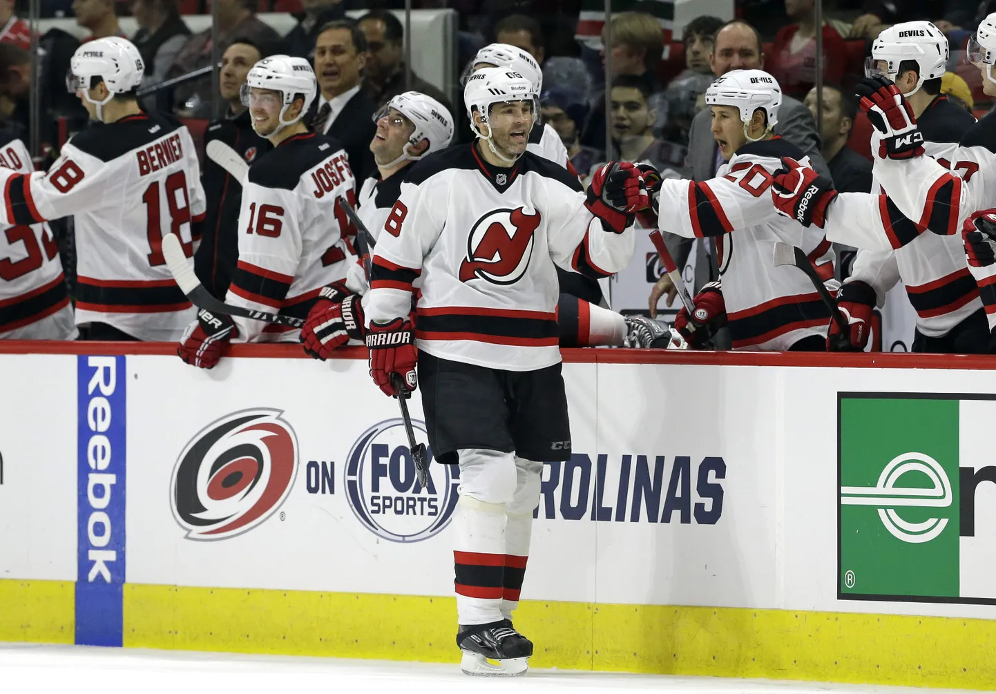 Jaromir Jagr (keskel)