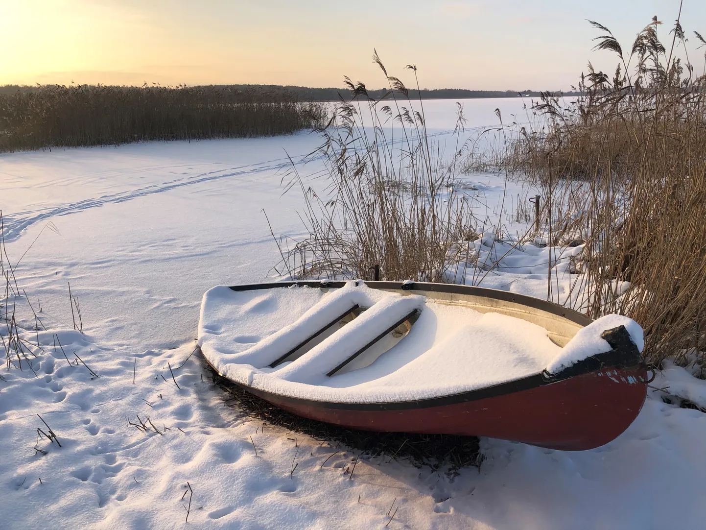 Talvine järv.
