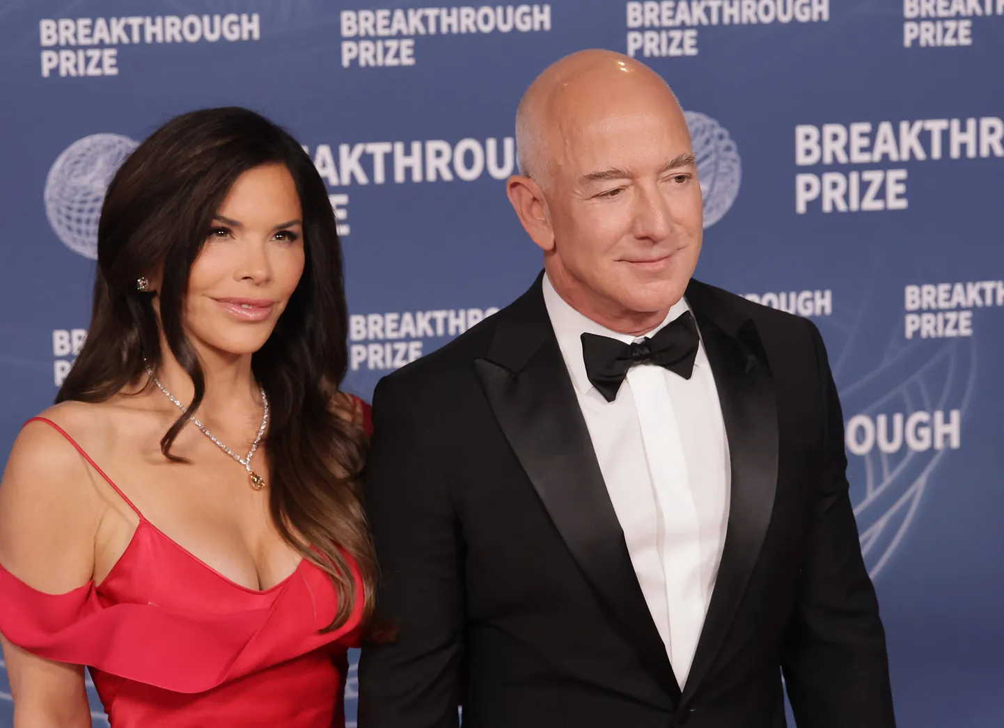 Lauren Sánchez ja Jeff Bezos Breakthrough’i preemia auhinnatseremoonial Barker Hangaris 5. aprillil 2025. aastal Santa Monicas Californias.