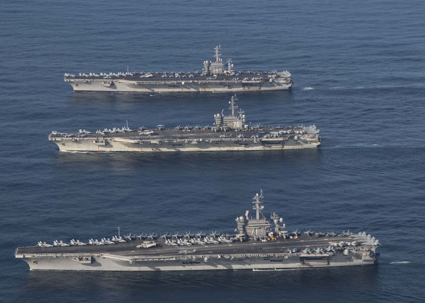 USA lennukikandjad USS Ronald Reagan, USS Theodore Roosevelt ja USS Nimitz õppusel.