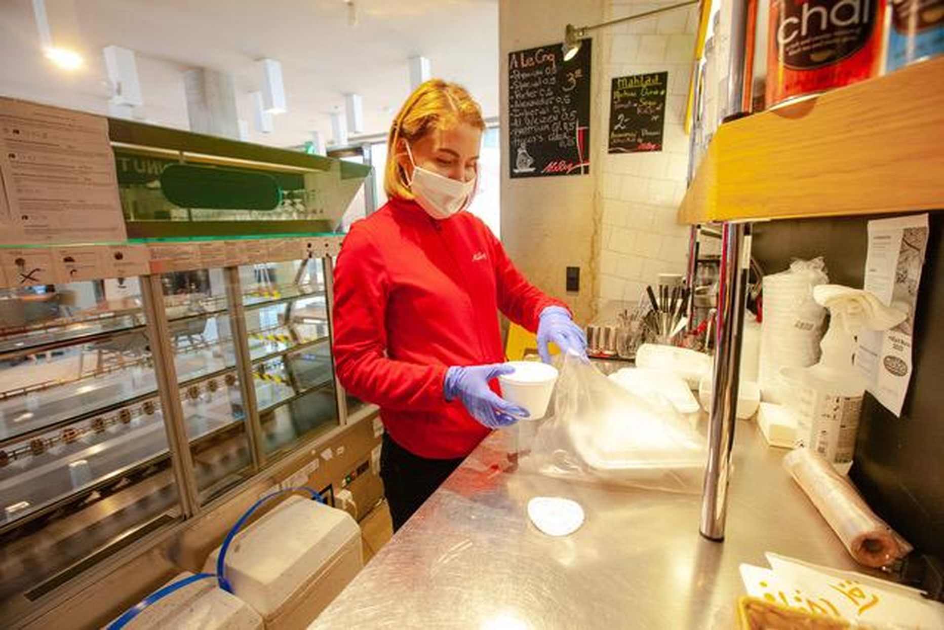 Kohvik loobus à la carte-menüüst ning teeb peamiselt suppe ja kotlette.