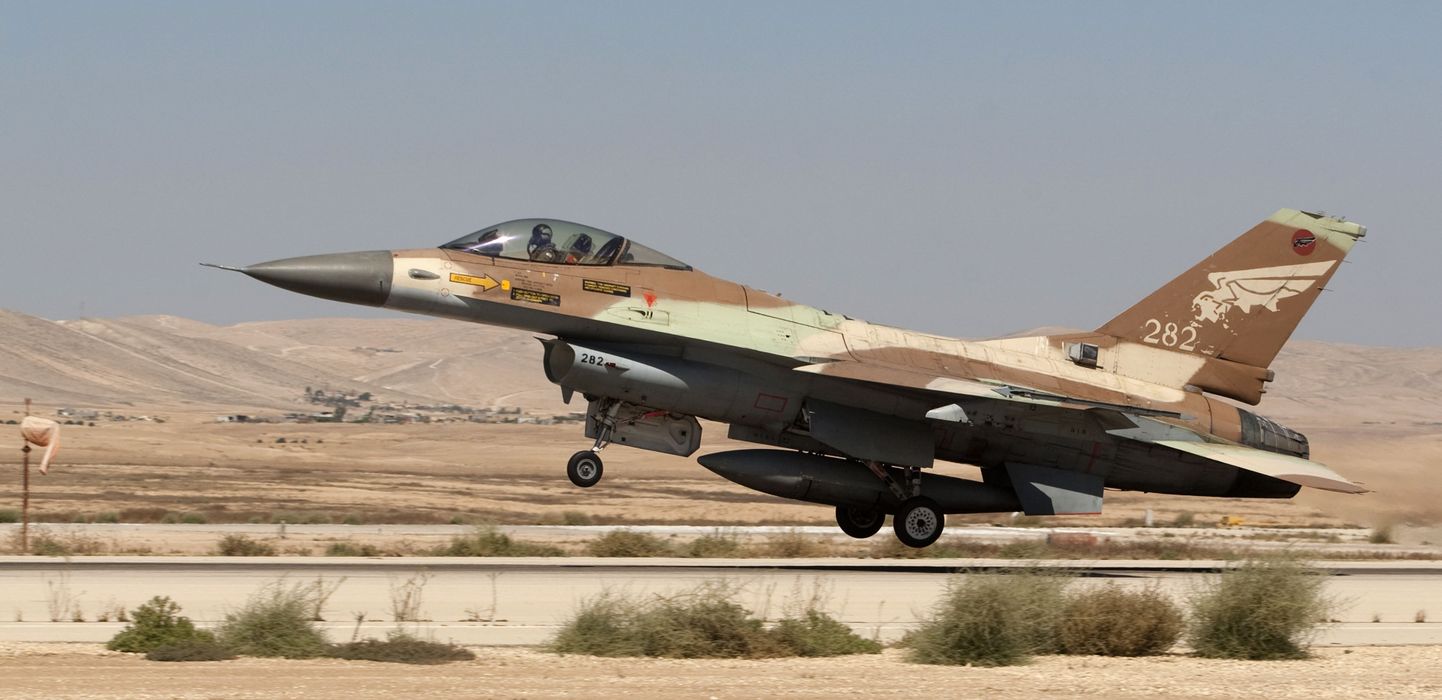 Iisraeli hävitaja F16.