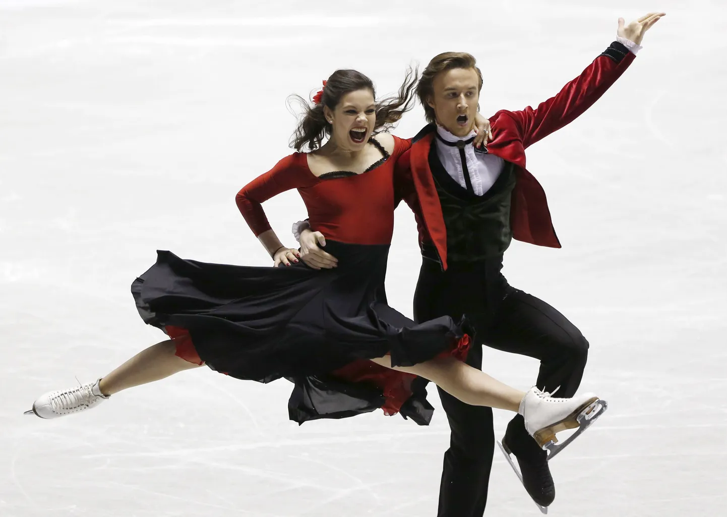 Российская танцевальная пара Елена Ильиных и Руслан Жиганшин на командном ЧМ в Токио.