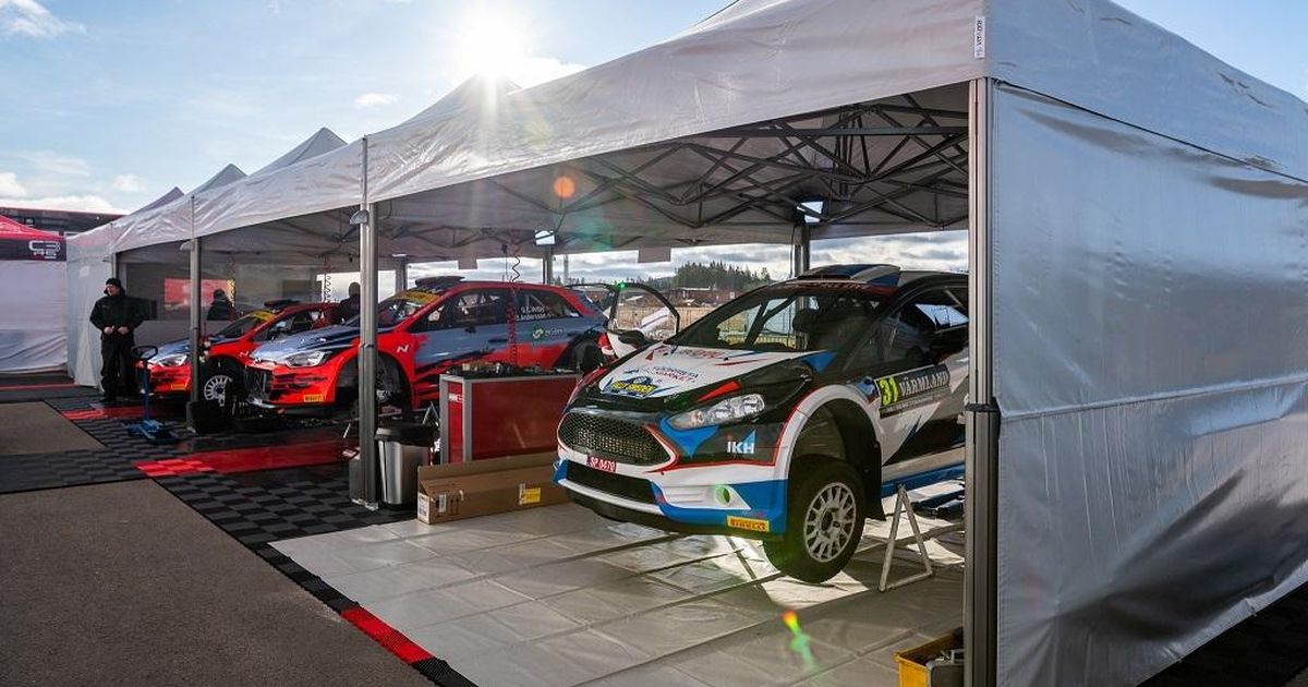 Poom sõitis Rootsi MM-rallil teelt välja ja katkestas