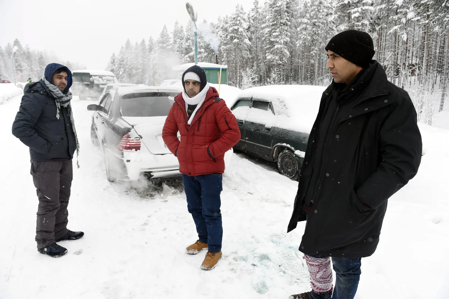 Afganistanist ja Pakistanist pärit migrandid Venemaa-Soome piiril.