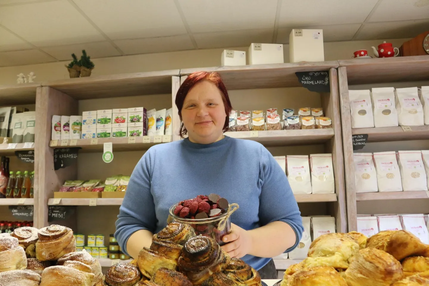 Põlva Tillu kohviku perenaise Eve Veski sõnul on toidukohtade esimene eesmärk eriolukorras ellu jääda ja oma töötajatele väärilist palka maksta.