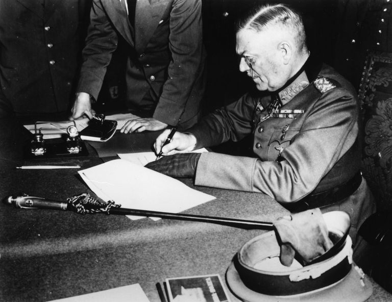 Saksamaa kapituleerumisakti allkirjastas 8. mail 1945 Berliinis kindralfeldmarssal Wilhelm Keitel