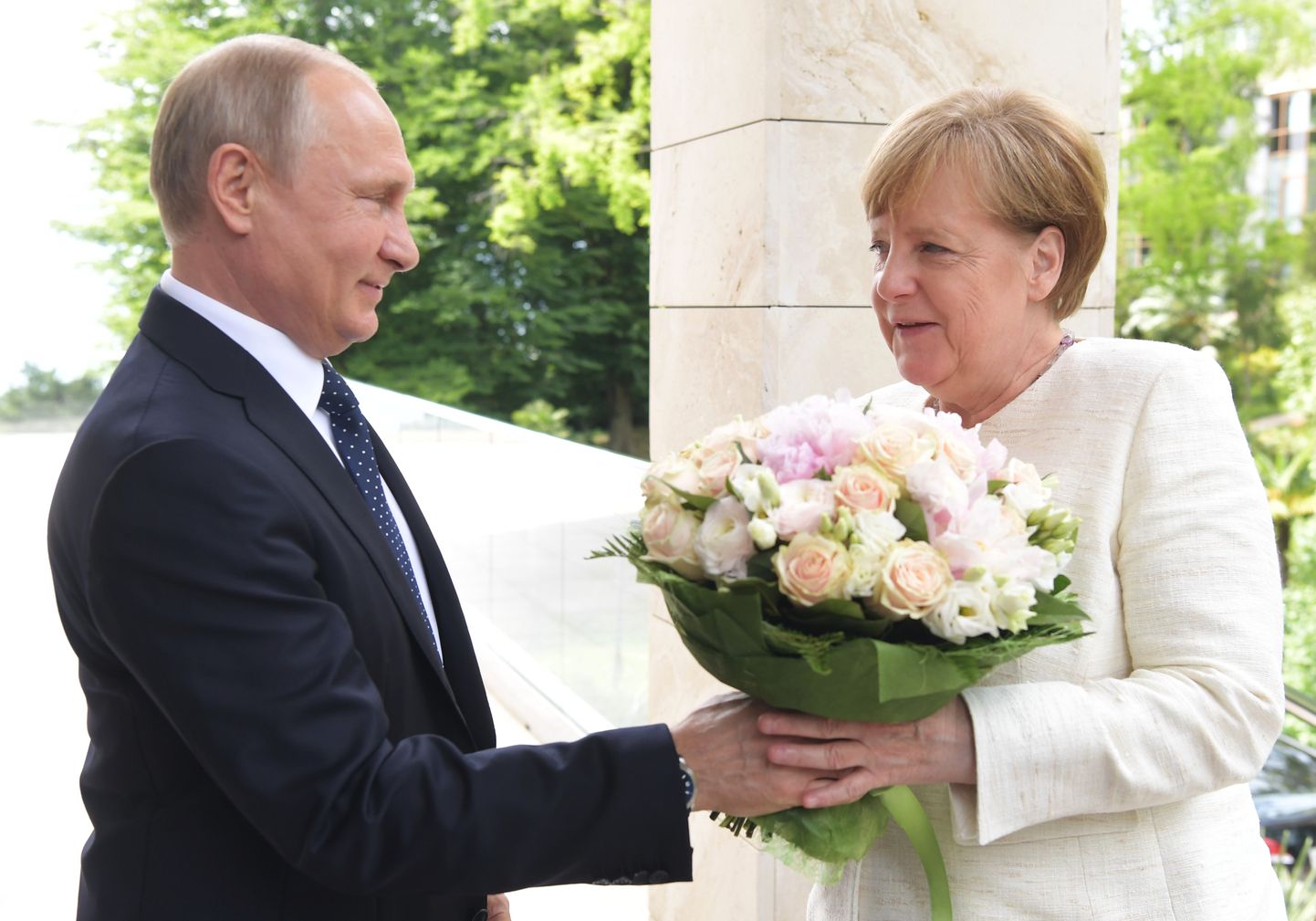 Venemaa president Vladimir Putin ja Saksamaa kantsler Angela Merkel tänavu mais Sotšis.