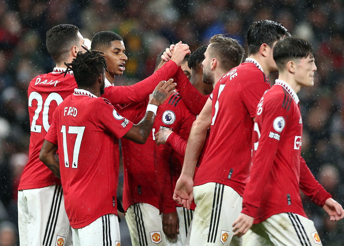 Manchester Unitedi meeskond rõõmustab pärast Marcus Rashfordi löödud kolmandat väravat.