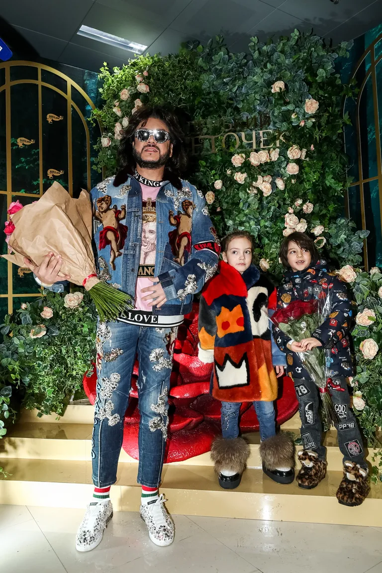 Venemaa superstaar Filipp Kirkorov koos laste Martini ja Alla-Viktoriaga.