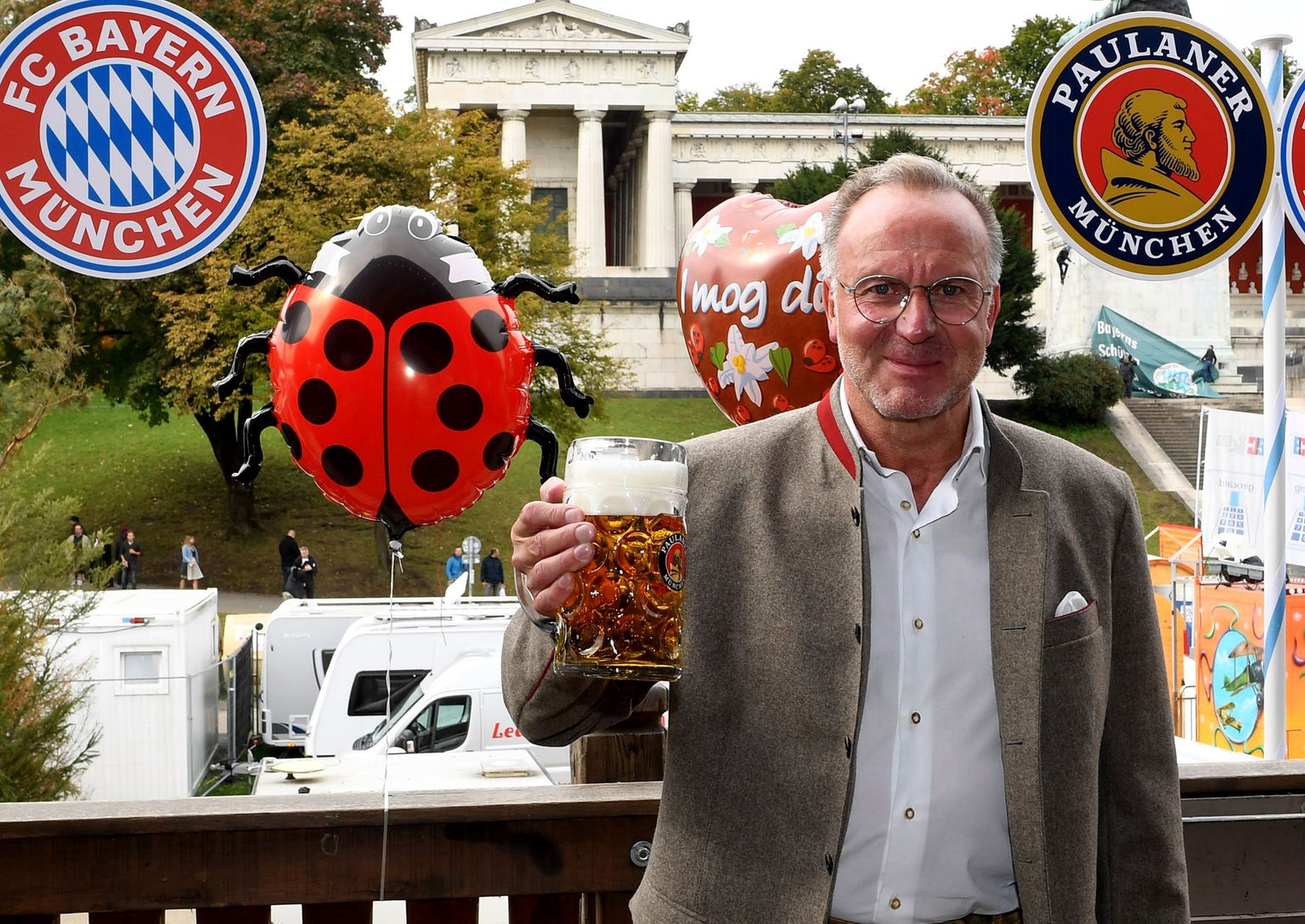 Müncheni Bayerni jalgpalliklubi juht Karl-Heinz Rummenigge mullusel Oktoberfestil.