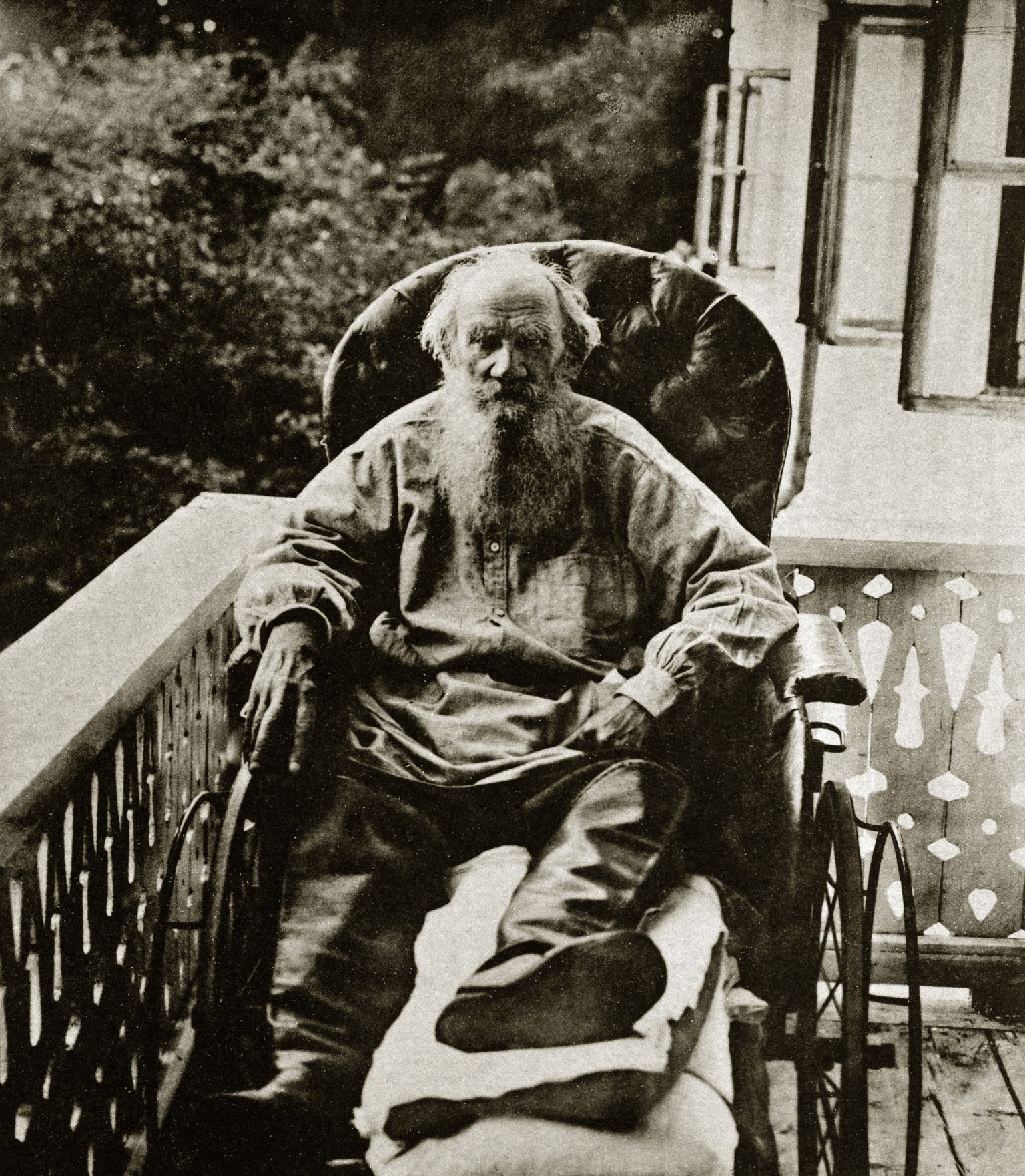 Lev Tolstoi. Foto aastast 1908.