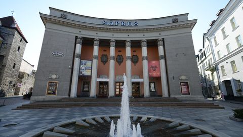 ERAKONDADE VOX POPULI ⟩ Jaak Valge: selle asemel, et ajada taga mingit viisnurka kusagilt lae alt, peaksime eemaldama austusavaldused kollaborantidele