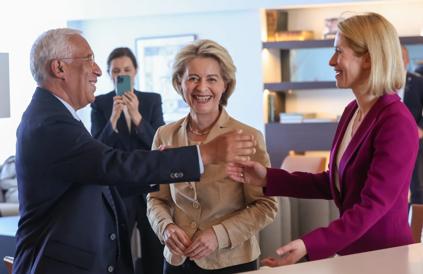 Endine Portugali peaminister António Costa, Euroopa Komisjoni president Ursula von der Leyen ja Eesti ekspeaminister Kaja Kallas Brüsselis pärast järjekordset Euroopa Ülemkogu, 28. juunil 2024. a.