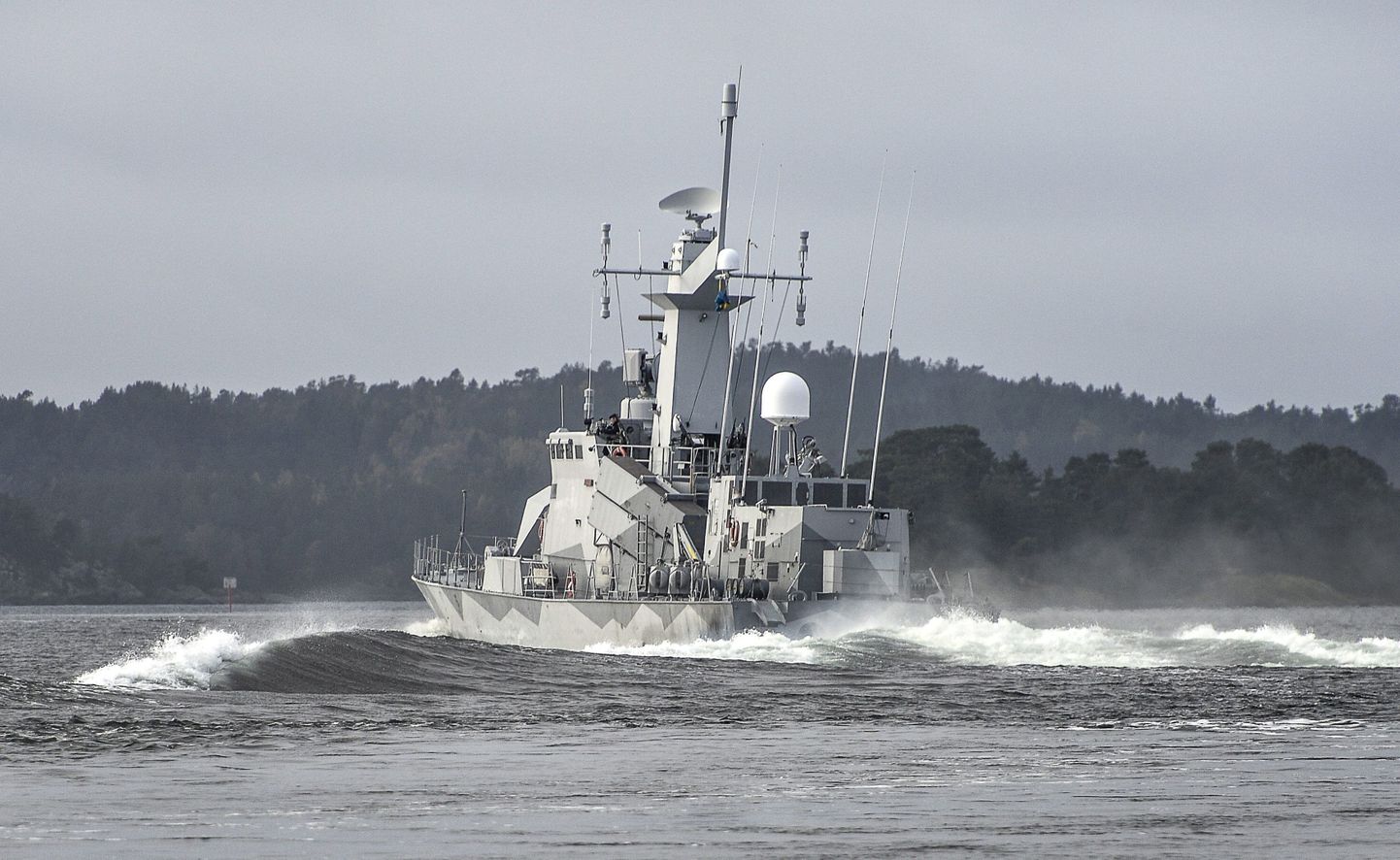 Rootsi mereväe korvett HMS Stockholm osales koos teistega Stockholmi saarestikus toimunud operatsioonil, kus otsiti tõendeid võõrast veealusest tegevusest.