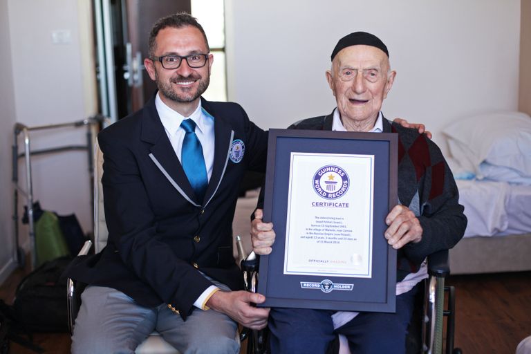 Guinnessi rekordite raamatu esindaja Marco Frigatti ja Yisrael Kristal