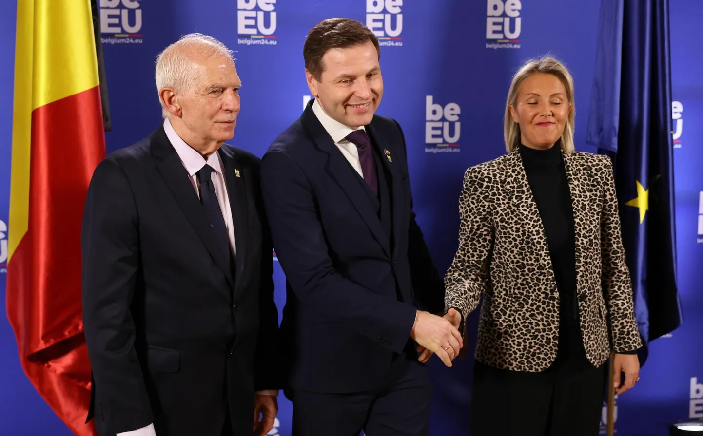 ELi kõrge esindaja Josep Borrell, kaitseminister Hanno Pevkur ja tema kolleeg Ludivine Dedonder praegusest eesistujariigist Belgiast eile Brüsselis.