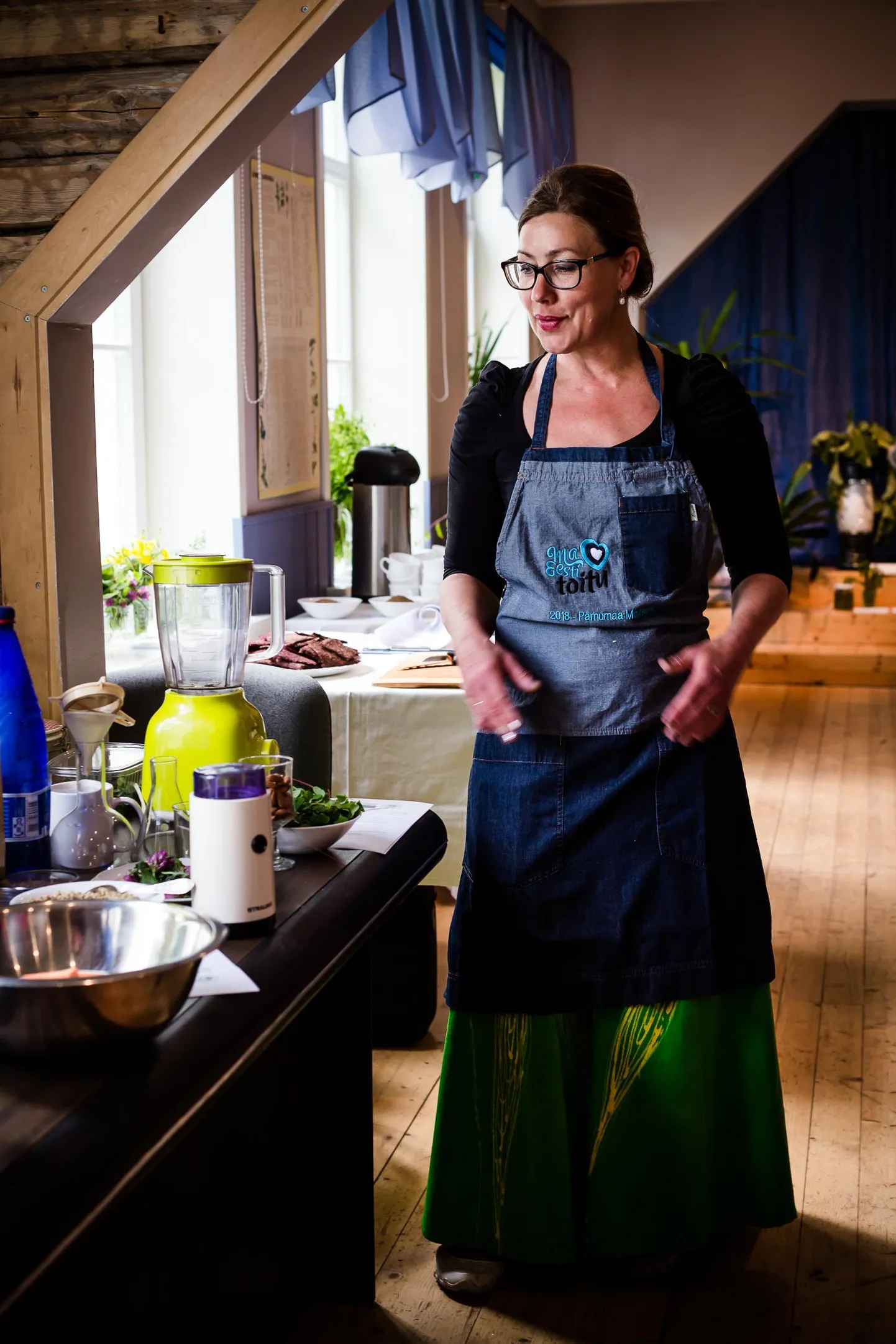 Merle Einola on MTÜ Roheliselt Värske Elu eestvedaja.