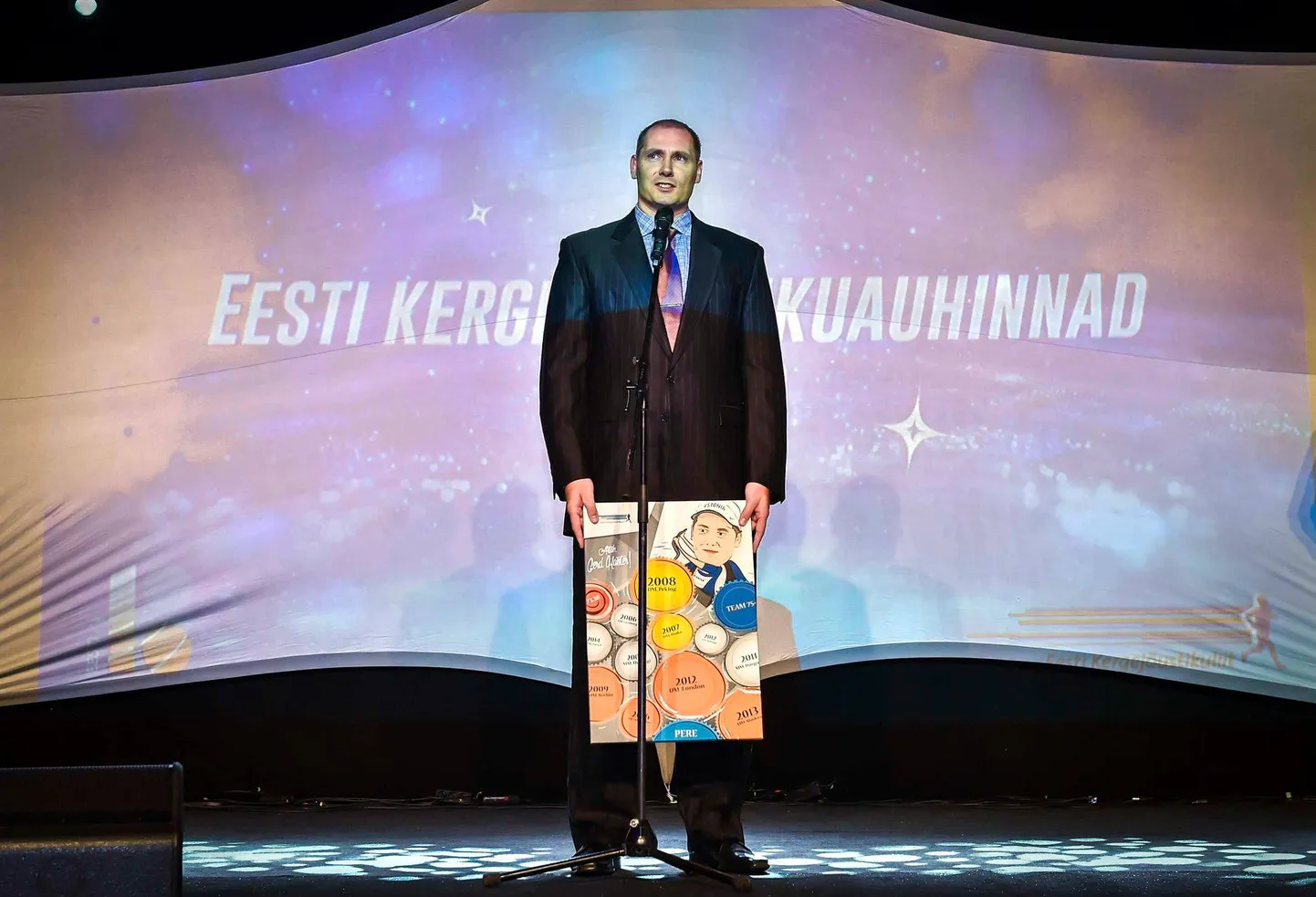 Gerd Kanter tänukõnet pidamas