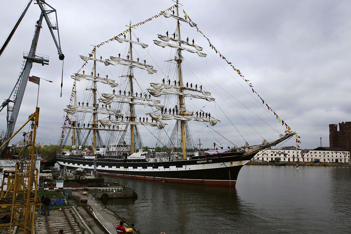 Parklaev Krusenstern Kaliningradi sadamas.