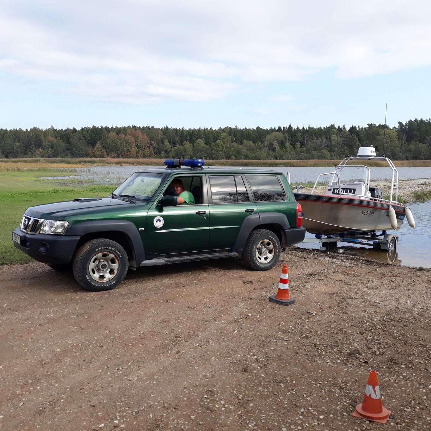 Pärnumaa Merepääste MTÜ mullu valminud kaatri veeskamine Paatsalu sadamas.