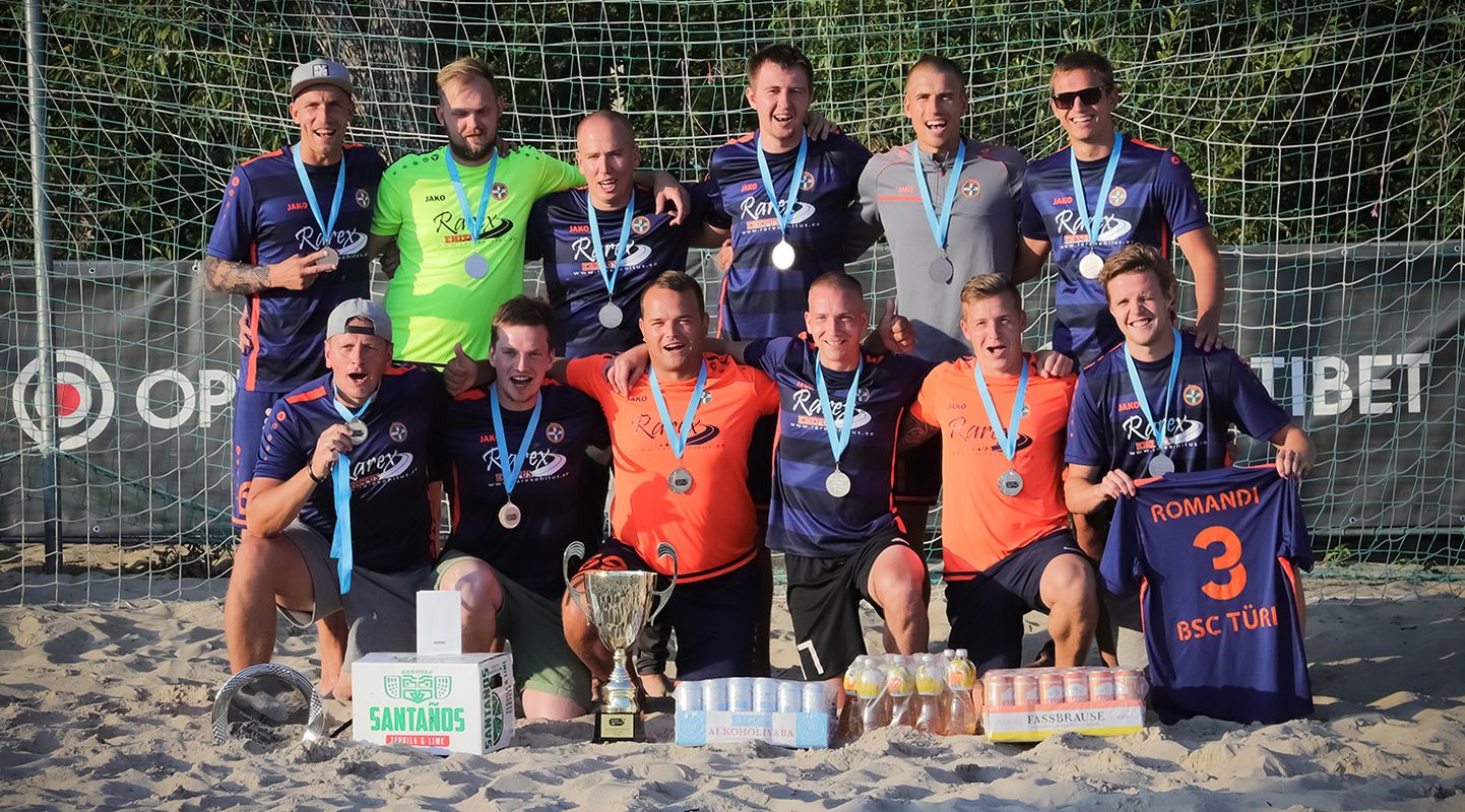 Türi BSC rannajalgpalli meeskond võitis esiliiga meistrivõistlustel teise koha.
