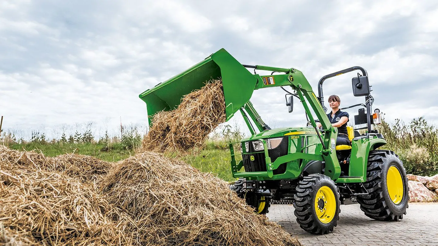 Väiketraktorite müük on viimastel aastatel kasvanud. John Deere 3038E-st on saanud minev kaup, sest see on abiks nii farmis kui ka talus.