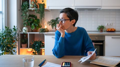 Cik turīgi patiesībā esam? Cik daudziem strādājošajiem alga ir 3000 eiro un vairāk?