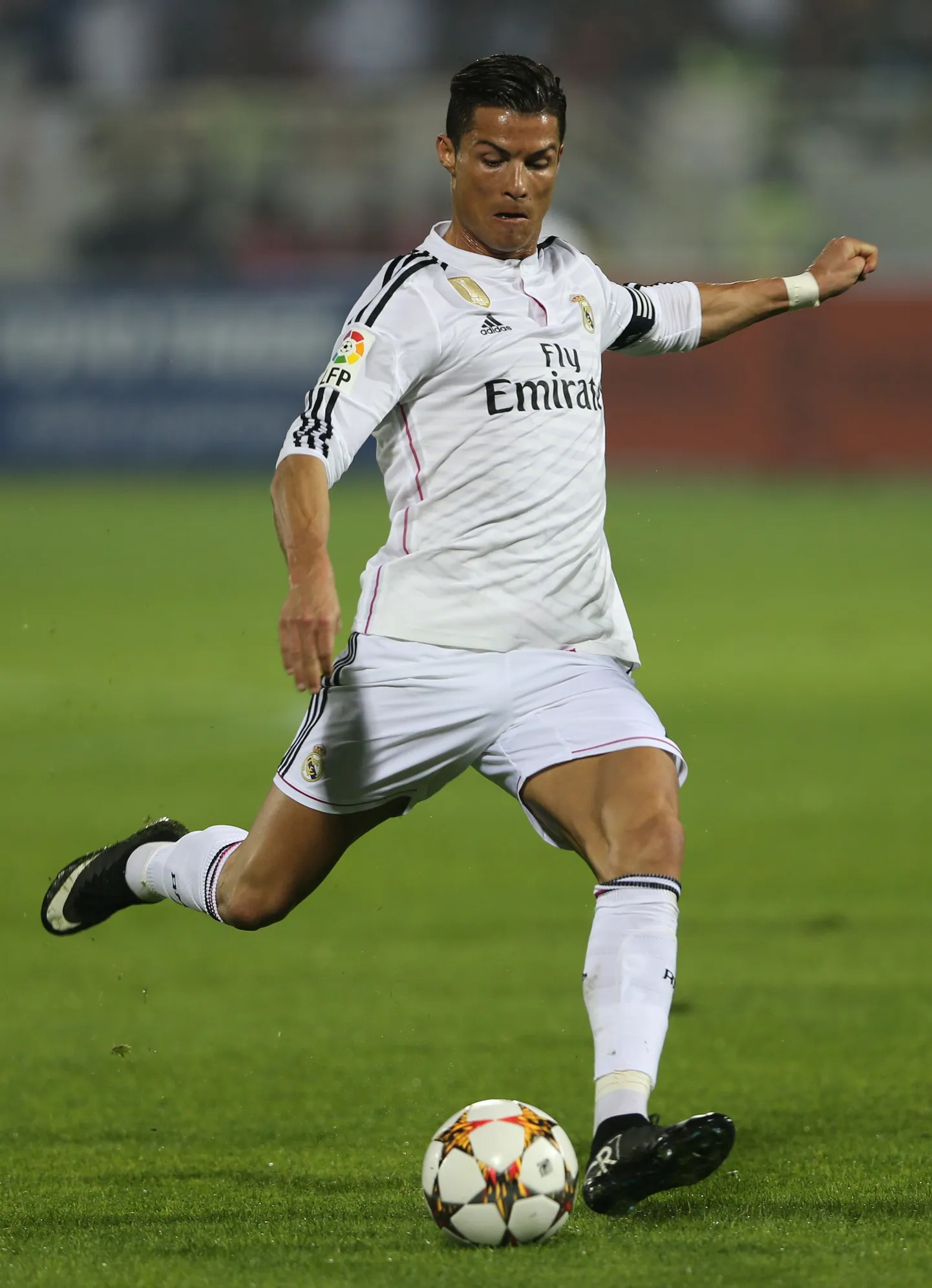 Cristiano Ronaldo Madridi Reali särgis.