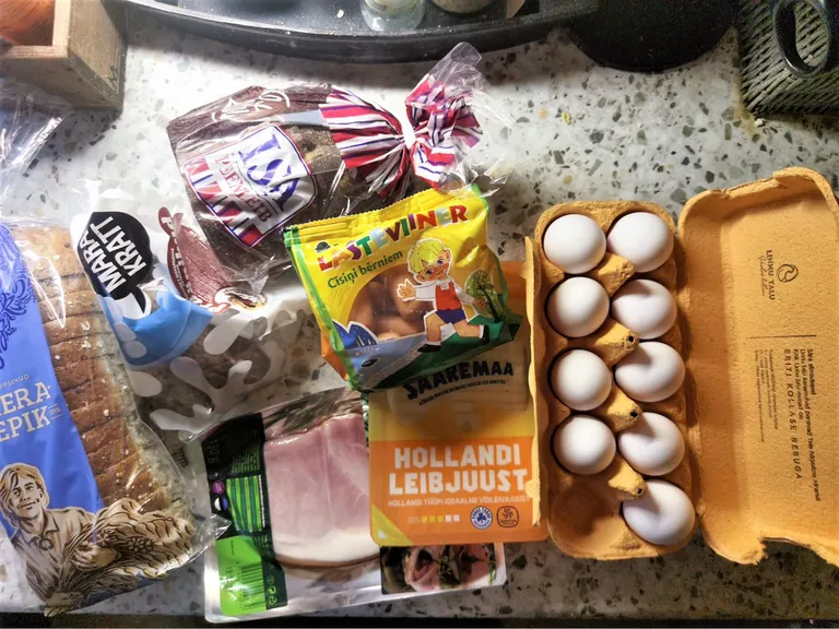 Продуктовый набор школы из Ляэне-Харьюского края, который родитель отправил в нашу редакцию в марте.