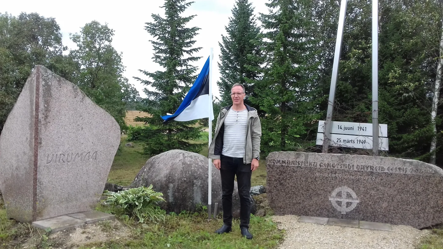 Janek Raik: "Hämmastav, mis paneb ühel hetkel rahvamassid ühte moodi mõtlema ja ühes suunas liikuma. Tollal oli vabadushõngu lausa õhus tunda ja minule jõudis see suisa Moskvani.  AVO KIIR