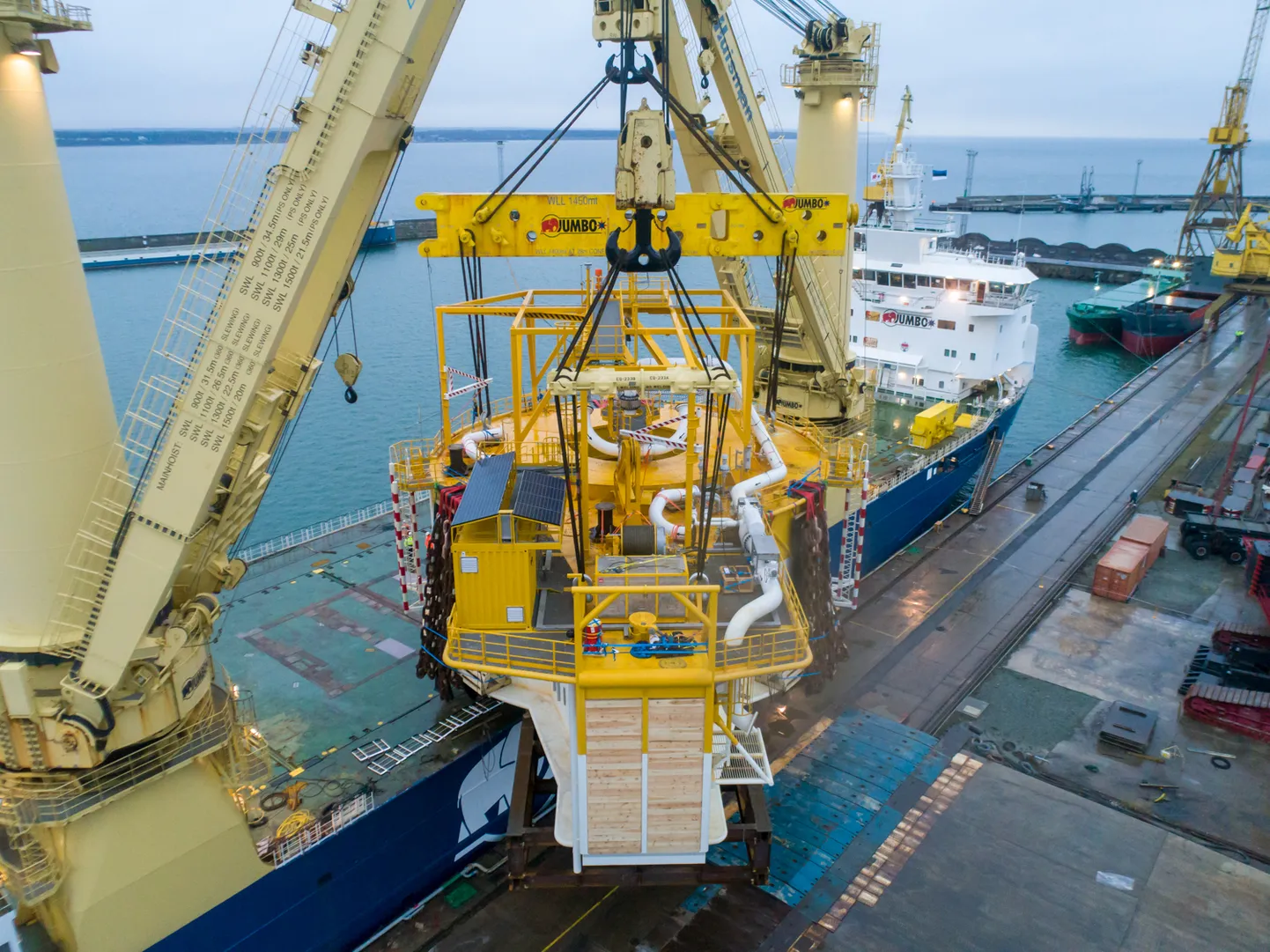 BLRT Grupi tütarettevõte Marketex Offshore ehitas Euroopas avamerel naftasaadusi pumpava ujuvsüsteemi.