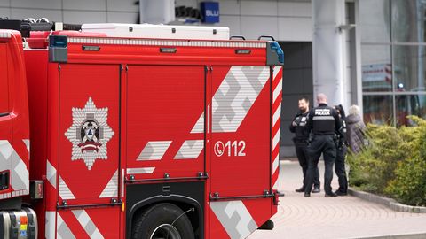 Izcēlies plašs ugunsgrēks izklaides vietā Vecrīgā